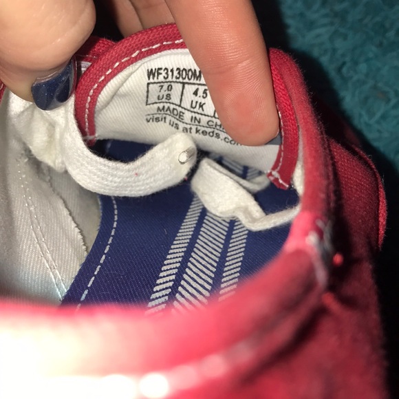 Red Keds - Picture 3 of 5